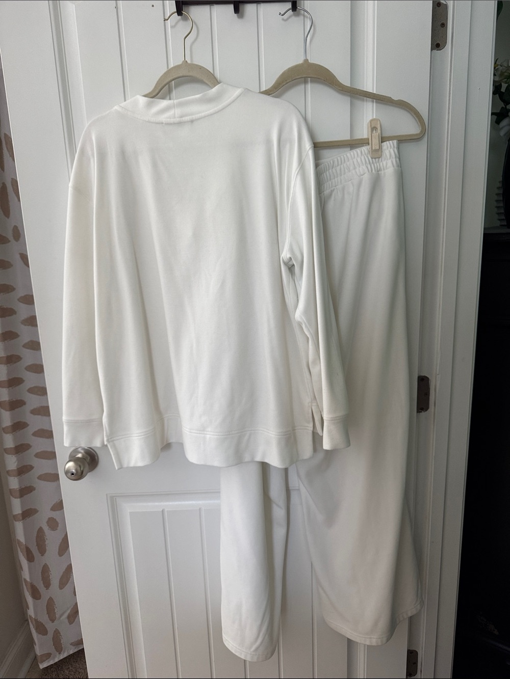 Jane & Delaney White Knit Top and pants - Picture 2 of 6